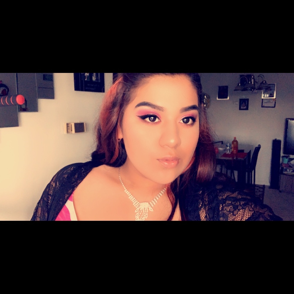 Meet your Posher, Roxanna